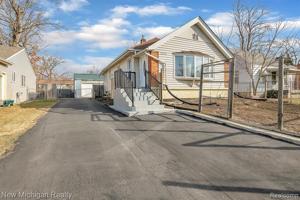 3876 CRESTHAVEN N Drive