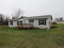 1570 E LAKEVILLE Road
