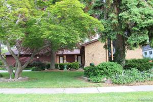 303 E HURON RIVER Drive