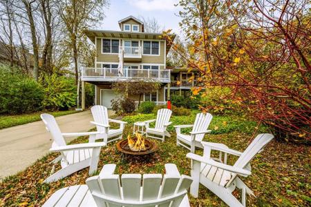 645 Lakeshore Drive
