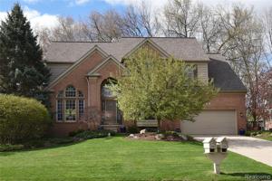 2711 CANOE CIRCLE DR