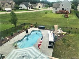 2776 WILLOWCREST Circle