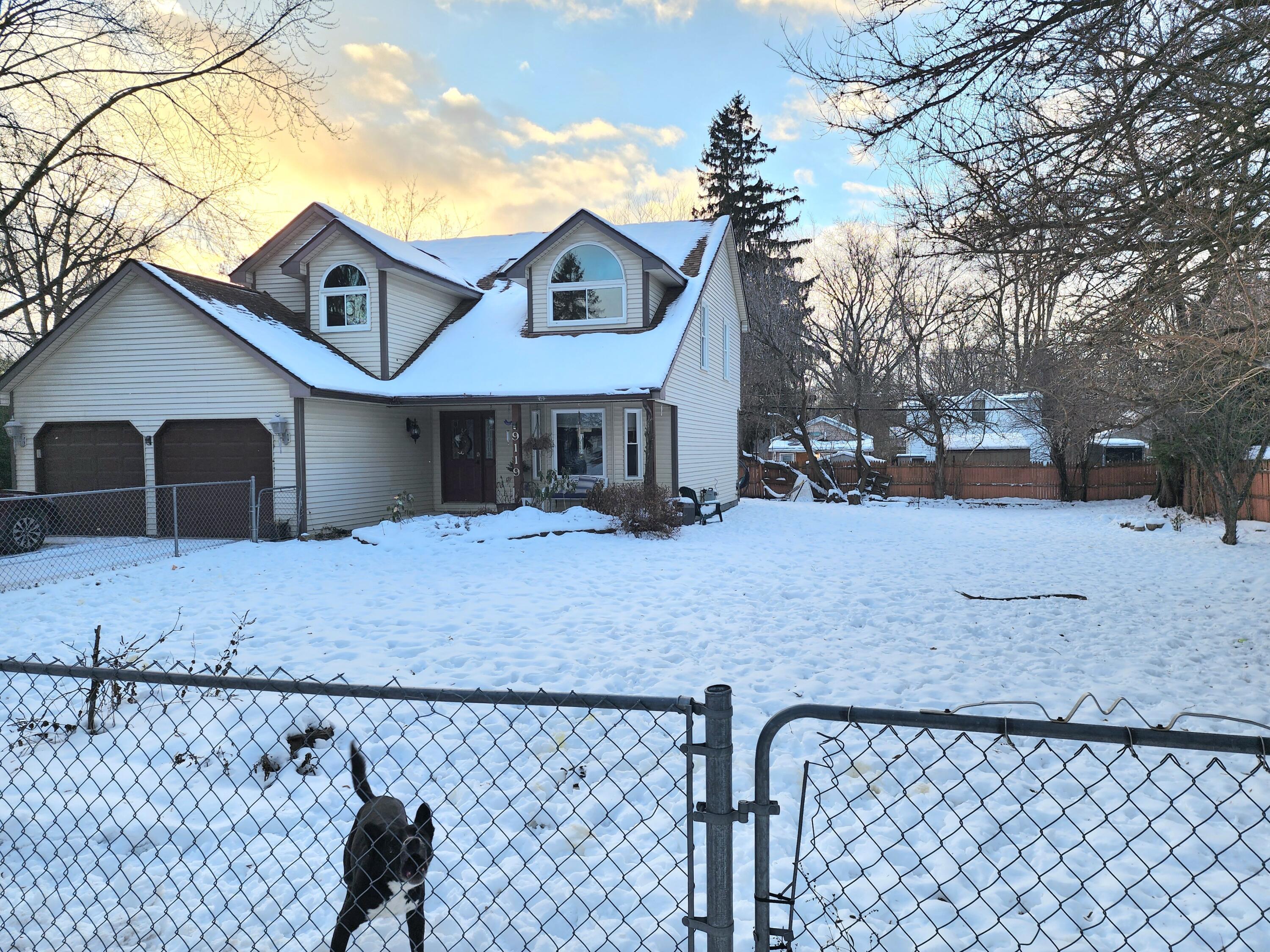 Image 1: 9119 Garfield Dr