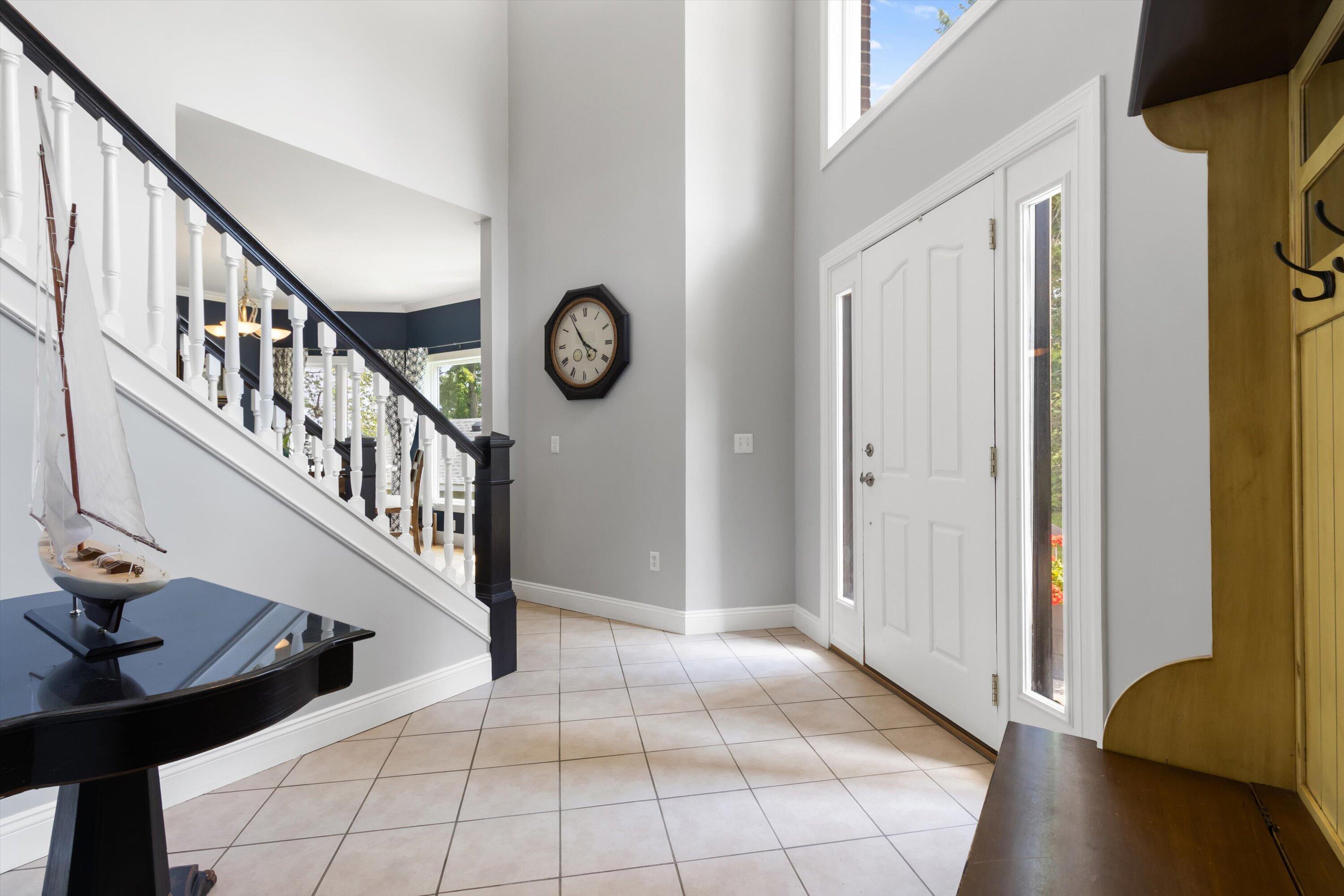 Image 4: Front Entry
