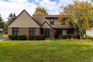 5045 WINEWOOD Lane