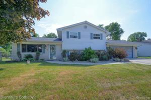 1774 La Salle Boulevard