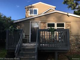 3426 MAPLE RIDGE Avenue