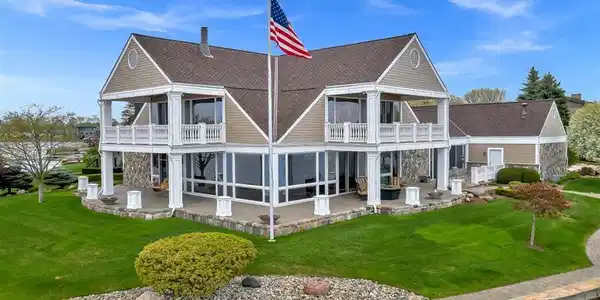 320 PARK ISLAND Drive