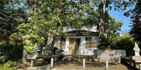 373 N NORTH SHORE Drive