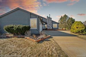 10741 Oxbow Heights