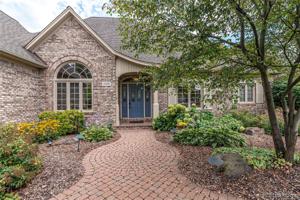 1120 Valleyview DRV Drive