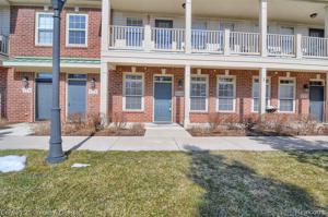 518 RED OAK Court