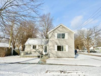 921 St. Clair