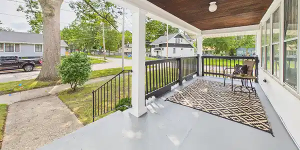 Image 2: Porch