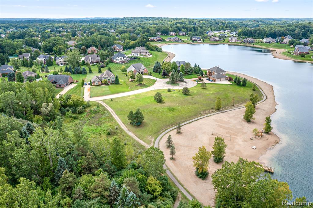 1388 & 1434 Cedar, Long Lake Twp, MI lhrmls01735778