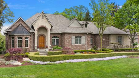 1181 Iroquois Trail
