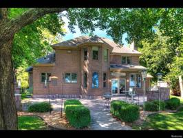 5576 LAKESHORE Road