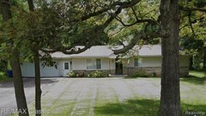 1082 S HUGHES Road