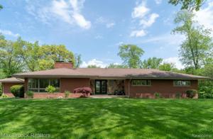 4901 MALIBU Drive