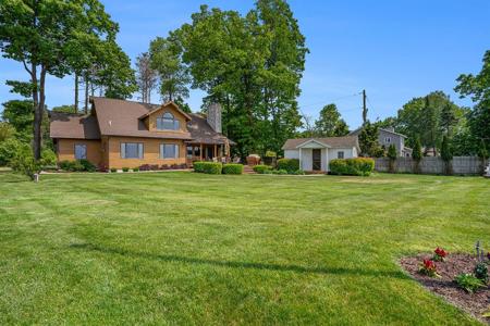 5549 S Lakeshore Drive