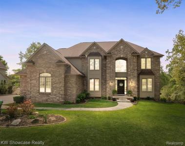 9025 HURON BLUFFS S Drive