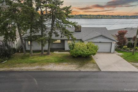 1015 RIVER Road