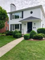 907 RIVARD Boulevard