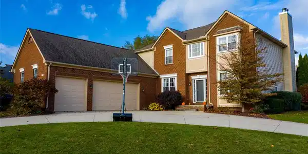 707 Bay Pointe Drive