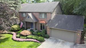8337 WOODSPUR Drive
