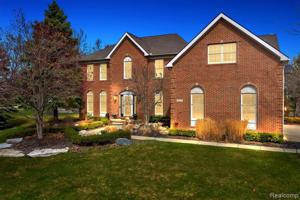 5458 Woodcreek Court