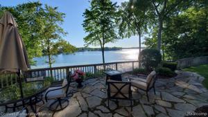 10340 ELIZABETH LAKE RD