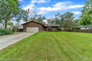 8620 COUNTRY CLUB Dr