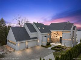 3186 W LONG LAKE Road