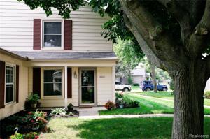 3005 MAPLEWOOD Court