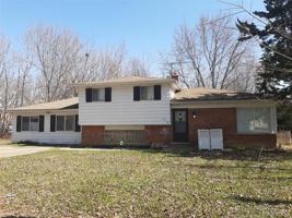 2490 VOORHEIS Road