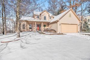 2661 RAVINESIDE LANE S