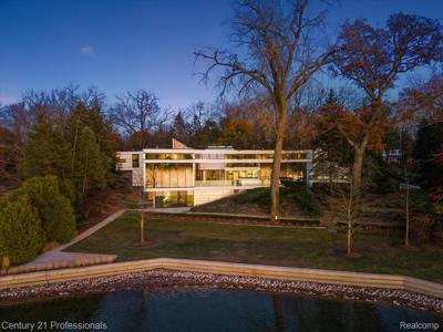 5904 Wing Lake Road