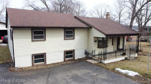 3229 BEAUMONT Drive