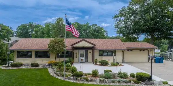 61 Sunnyside Drive
