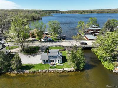 9388 Dexter Pinckney Rd