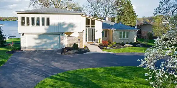 291 LAKESHORE Drive