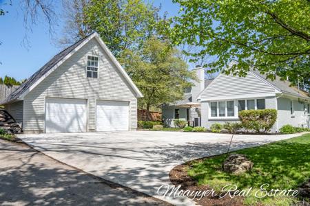 523 Manhattan SE Road