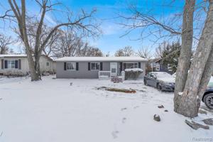 5121 LAKEBORN Drive