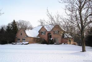 5895 MEADOWS Drive
