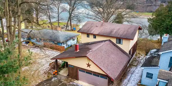 4836 HILLCREST Drive