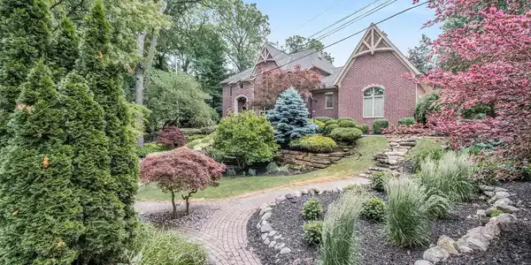 143 Waupakisco Beach