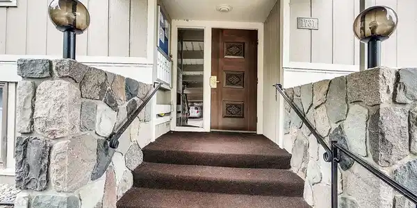 1731 CLIFFS LANDING