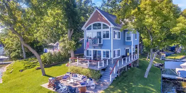 58 Victoria Island