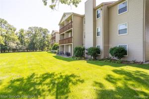 4910 HARBOR POINT DR # 3