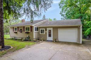 1176 FOREST LAKE BLVD